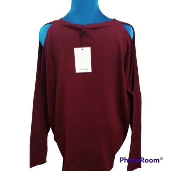 John + Jenn super cold shoulder sweater size M! Oversized burgundy. NWT - Picture 4 of 6